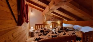 Maisons de vacances SUPERBE DEMI CHALET LUXUEUX 120M² 8 Personnes a SALLANCHES. : photos des chambres