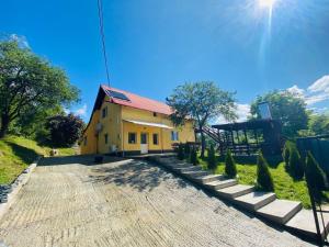 Pensiunea Valea Veveritelor