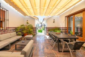 VB Goya 7BR Andalusian Villa by the marina