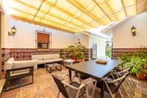 VB Goya 7BR Andalusian Villa by the marina