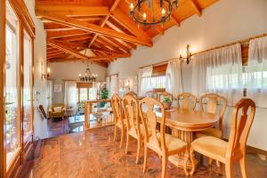 VB Goya 7BR Andalusian Villa by the marina