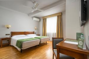 Premium Triple Room room in Hotel Hernán Cortés