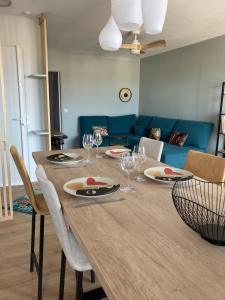 Appartements Votre App'Art Frida & Oskar a Narbonne - 4p - Calme & Central - Lumineux - Terrasse & Balcon - Grand confort - WIFI - A 600m des GRANDS BUFFETS : photos des chambres