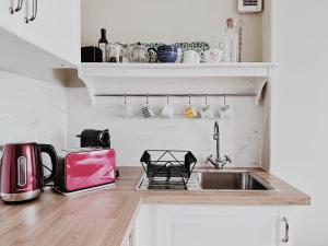 The Loft at 82 Cathedral with Parking