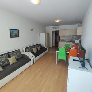 Sunny Holiday - Cacao Beach Apartments