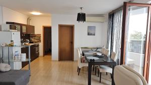 Complex Top Apartment