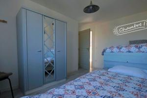 Maison confortable à 10 km des plages de la Méditerranée au bord du village pittoresque