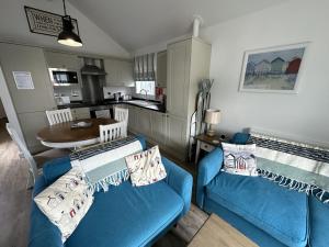Azure Beach House - Part of the The Bay Filey Holiday Village with pool, gym and direct beach access, pub, restaurant, tennis and meadows walks
