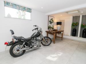 Capel Mawr, Basement 19