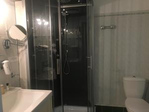 Hotels HOTEL LES MARRONNIERS : photos des chambres