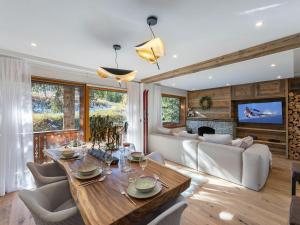 Appartement de charme avec cheminée et balcon ensoleillé à Courchevel - FR-1-564-84