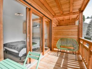 Le Génépi - Superbe T2 cabine 4-6 pers, neuf, à 50m des pistes, avec balcon, garage et WiFi - FR-1-685-67