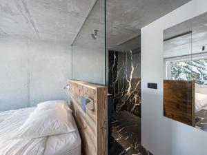 Mazot Rénové à Courchevel 1850, Skis aux Pieds - FR-1-564-83