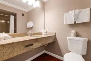 King Suite room in Jack London Inn
