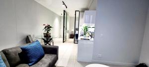 Xquisite Ellipse Apartment