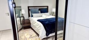 Xquisite Ellipse Apartment