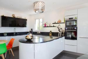 Belle Villa moderne avec piscine et jardin