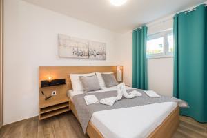 Pool Apartments Banta B