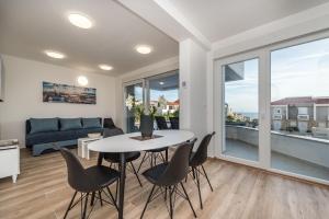 Pool Apartments Banta B 