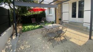 La perle de provence, appartement neuf en rez de Jardin clos, au calme, clim, salle d'eau dans chaque chambre, à 900m du centre de Nyons - 3hvězdičkové hotely ve městě Nyons