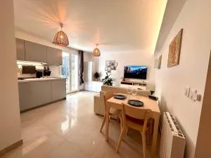 Paisible studio tout neuf en lisière de forêt - Jouques