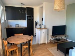 Appartements Spacieux T2, proche Gare, Coup de foudre garanti. : photos des chambres