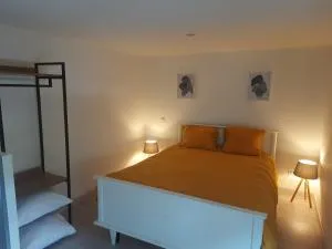 La clef des champs gite CLOTILDE - 布尔堡