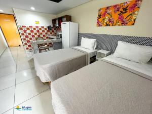 IMPERIAL FLAT com Roupa de Cama, Camareira, vista para o mar.