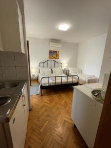 Studio apartment with swimming pool