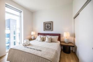 @ Marbella Lane - Sleek Corner Ocean View