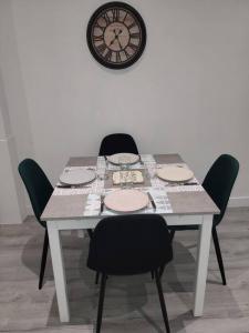 Appartements Grand studio refait a neuf centre-ville : photos des chambres