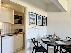 Appartements Sur la plage YourHostHelper : photos des chambres