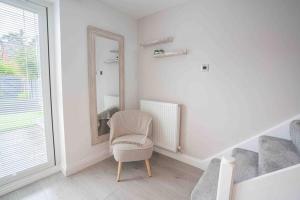 Charming, Stylish 2-Bedroom Home for 5, Fast Wi-Fi