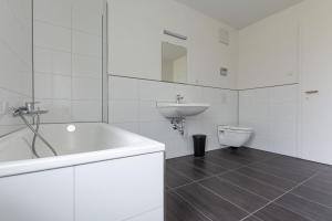 T&K Apartments - Bergisch Gladbach - 4 Comfortable Apartments - 18 min to Fair Messe Cologne