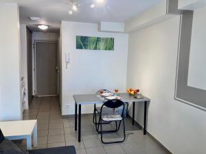 Appartements Charmant studio centre ville : photos des chambres