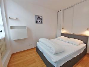 Appartements L'Isard, T2, centre Luchon, wifi, ascenseur, casier a ski : photos des chambres