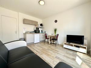 Appartements Joli T2 refait a neuf - Terrasse - 5min des plages : photos des chambres