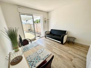 Appartements Joli T2 refait a neuf - Terrasse - 5min des plages : photos des chambres