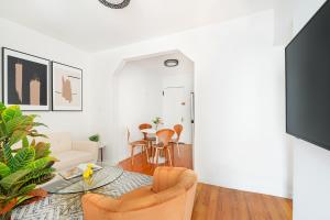 444-3E Contemporary 1BR in Hells Kitchen