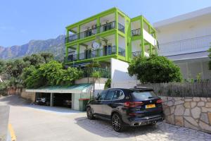 Apartments with a parking space Gradac, Makarska - 2784