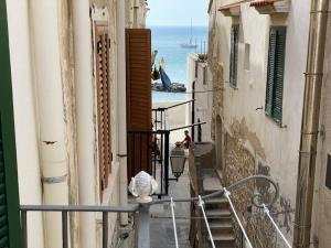 Sea View flat with Private terrace, and BBQ in the Old Town