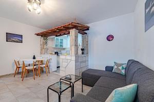 Apartments by the sea Ubli, Lastovo - 16599