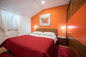 Family friendly house with a swimming pool Zagvozd, Zagora - 20945