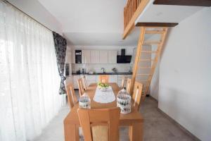 Family friendly house with a swimming pool Zagvozd, Zagora - 20945