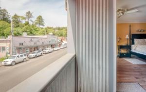 Bayfront History - Anchor Pier Lodge