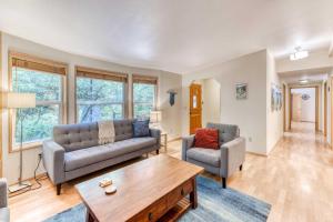 Sitka by the Sea - Meredith Lodging