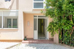 Apartments with a parking space Kastel Stafilic, Kastela - 20926