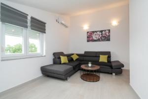 Apartments with parking space Maslenica, Novigrad - 21404