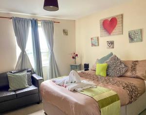 Lovely double room with private bathroom and Double room with shared toilet & PARKING FREE