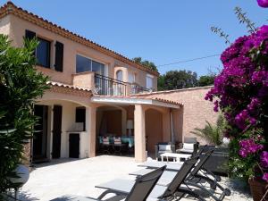 Villa in Sainte-Maxime near La Nartelle Beach